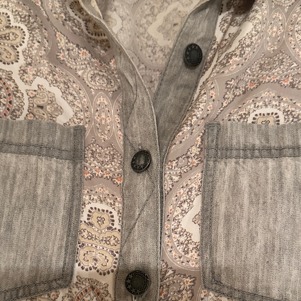 Free People Satin Paisley Print Long Sleeve Denim Trim Button Down Top size S - Picture 5 of 6